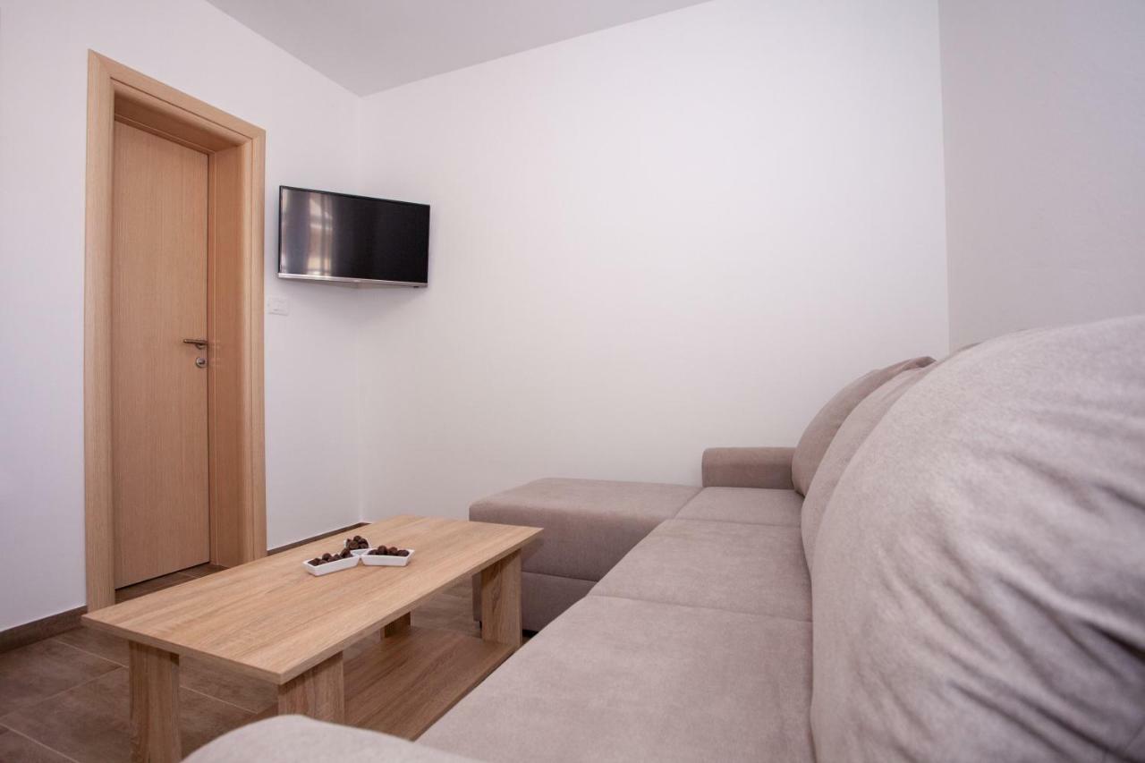 Apartments Mia 4&5 Baska Voda Bagian luar foto